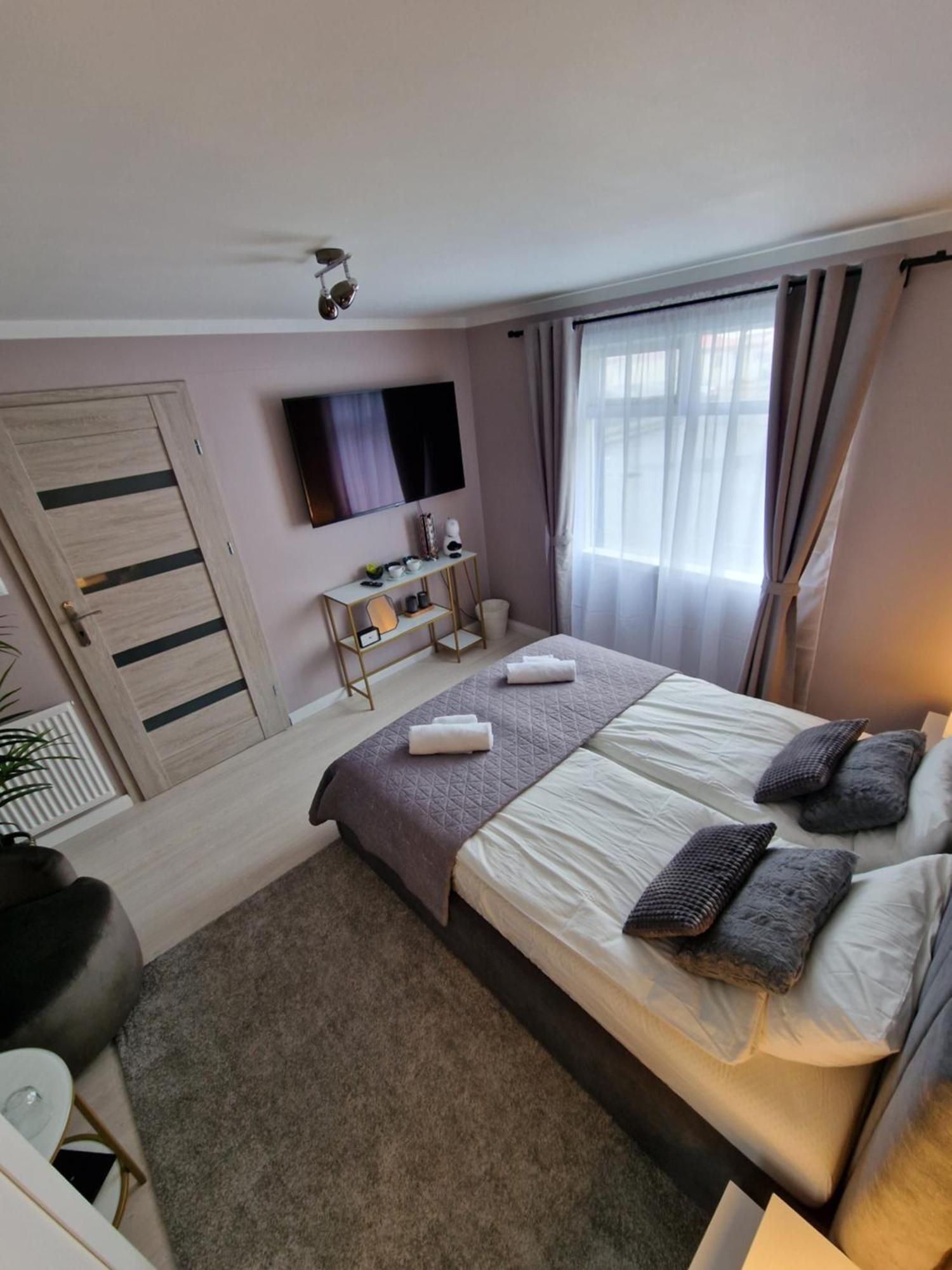 R&J Guesthouse Room Grindavík Extérieur photo